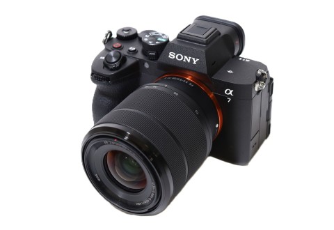 [USED]u061729&nbsp;α7&nbsp;V&nbsp;ILCE-7M5M&nbsp;ズームレンズキット