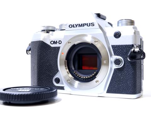 [USED]u057465 OM-D E-M5 Mark III ボディ [シルバー]