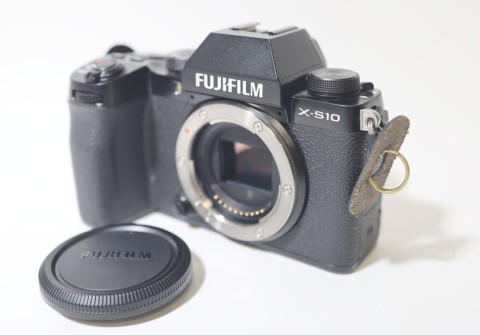 [USED]u060517&nbsp;FUJIFILM&nbsp;X-S10&nbsp;ボディ
